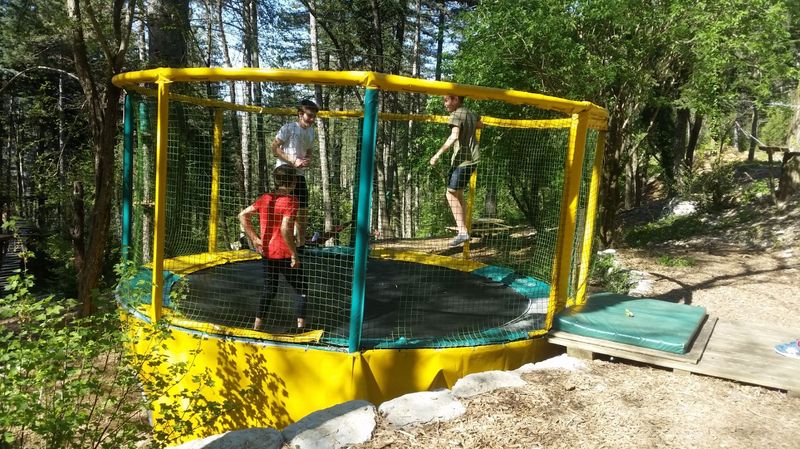 Notre zone d'activité pour ce service Parc de loisirs en plein air avec activités sportives dans les arbres