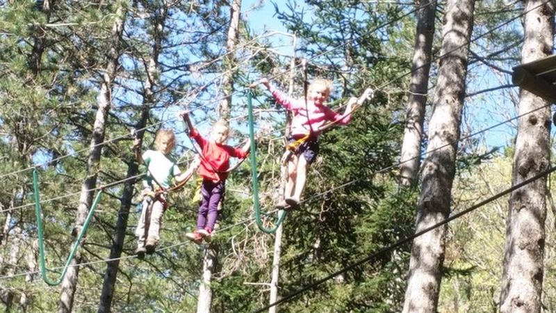 sortie en famille avec des activités sportives en extérieur et des jeux de plein air à Nimes