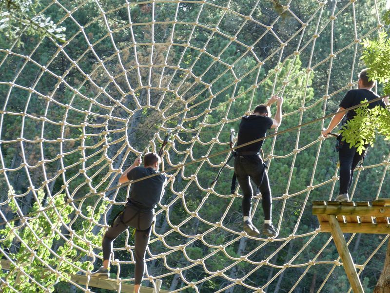 Notre zone d'activité pour ce service Parc accrobranche niveau difficile ou facile