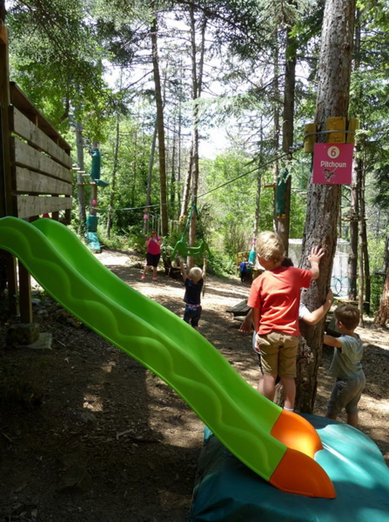 parc accrobranche ombragé et au frais pour sortir en famille vers Anduze