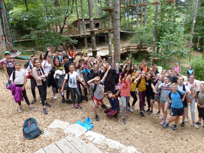 accueil de groupes dans un parc ombragé et aménagé avec des jeux pour tous les âges dans le Gard