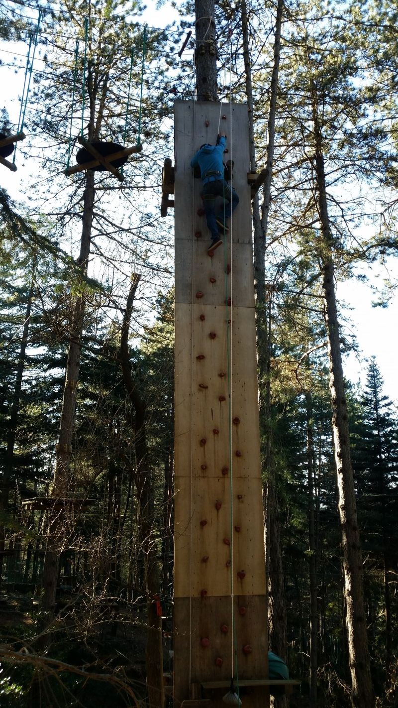 mur d'escalade de la piste rouge, près du cirque de Navacelles
